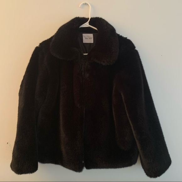 Slightly oversized faux fur jacket - Picture 2 of 4
